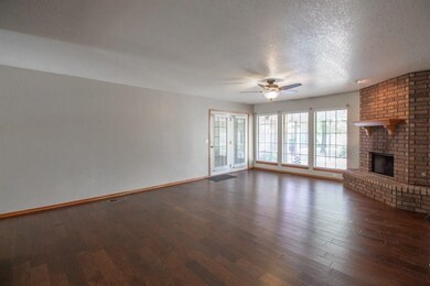 Lots of wall space for the furniture.