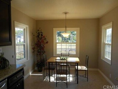 Dine in Kitchen surronded by natural light
