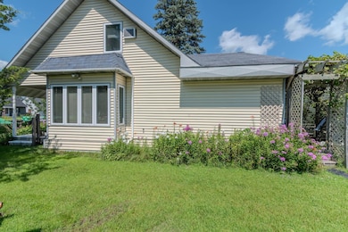 902 4th St NE, Little Falls, MN 56345 - photo 2