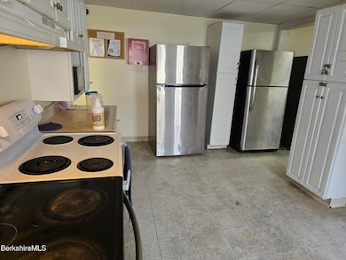 292 West St, Pittsfield, MA 01201 - photo 6