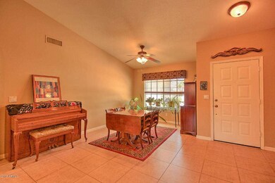 Entry/Formal Dining