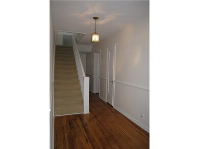 Entry/Foyer.