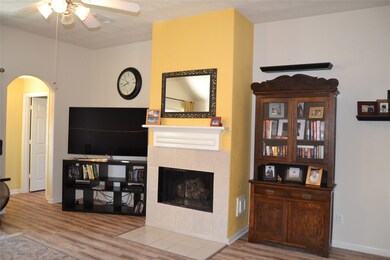 15902 Pleasant Green Cir, Tomball, TX 77377 - photo 4