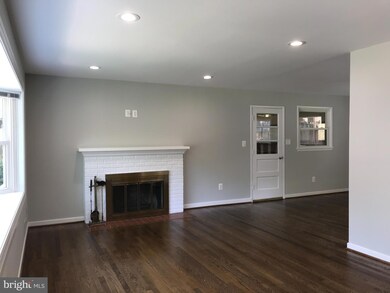 2048 Haycock Rd, Falls Church, VA 22043 - photo 4