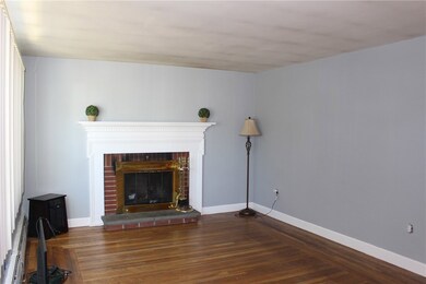 127 Richard St, Cranston, RI 02910 - photo 4