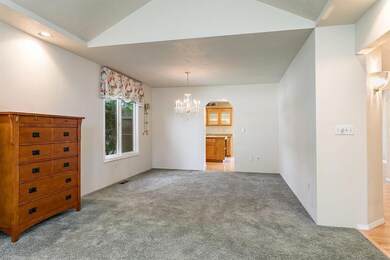 2440 Greenridge Dr, Medford, OR 97504 - photo 6