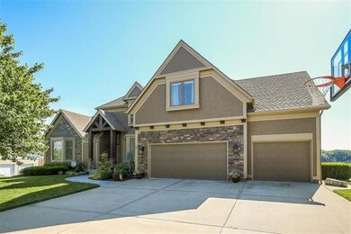 4409 SW Gull Point Dr, Lees Summit, MO 64082 - photo 2