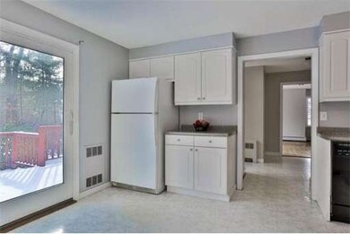 8 Glen Ora Dr, Bedford, MA 01730 - photo 3