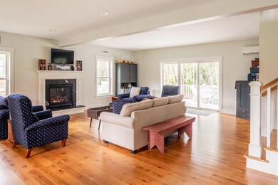 6 Running Brook Way Living Room
