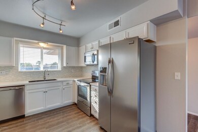 10130 W Cinnebar Ave, Sun City, AZ 85351 - photo 6