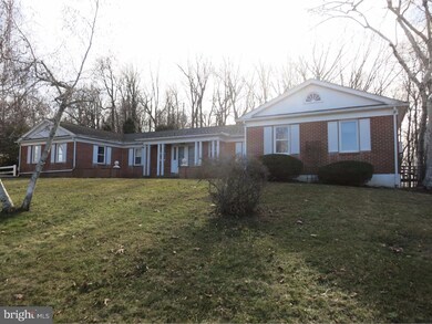 306 Mill St, Boyertown, PA 19512 - photo 2