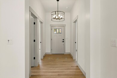 2422 W 4875 N-13