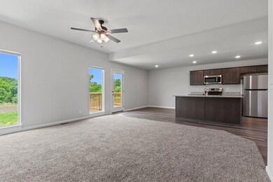 2100 Creek View Ln, Raymore, MO 64083 - photo 5