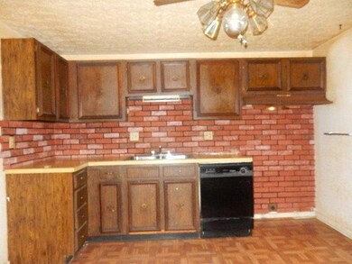 4064 Owsley St, Columbus, OH 43207 - photo 3