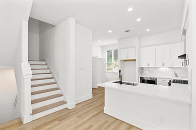 604 Hawthorn Grove Ln, Houston, TX 77009 - photo 7