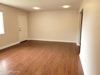 2034 Sprinkle Dr, Jacksonville, FL 32211 - photo 5