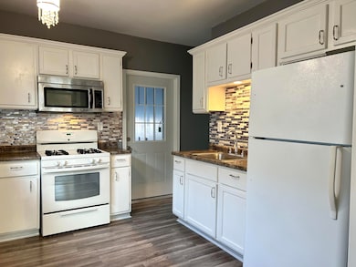 927 S 9th Ave, Marshalltown, IA 50158 - photo 7