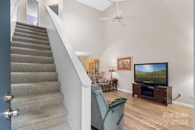 210 Cheyenne Ct, Asheville, NC 28803 - photo 3