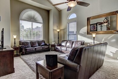 1409 N Duval-14