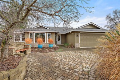 2871 Pinecrest Ct, Medford, OR 97504 - photo 2