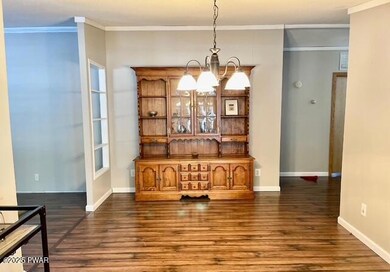 8 Hutchinson Ct, Hawley, PA 18428 - photo 4