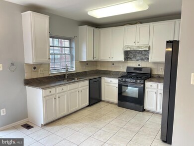 43450 Katling Square, Chantilly, VA 20152 - photo 4