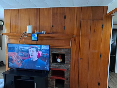 171 Mulberry St, Claremont, NH 03743 - photo 5