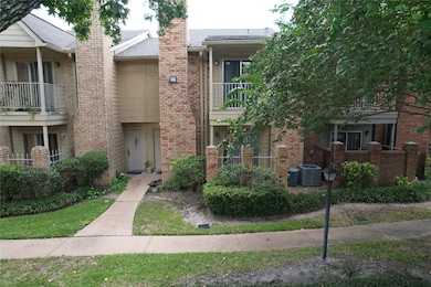 11201 Lynbrook Dr unit 3703, Houston, TX 77042 - photo 3