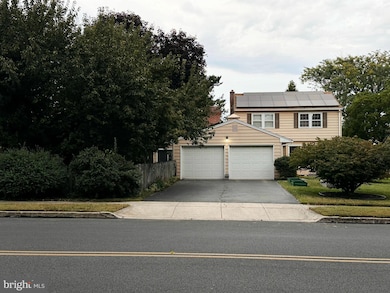 966 Mccosh St, Hanover, PA 17331 - photo 2