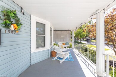 Front Porch w/ lighting