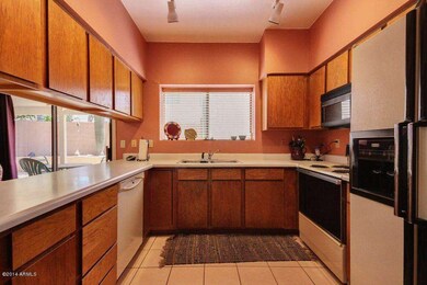 Kitchen - all appliances convey