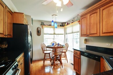 Table space by windows in the kitchen