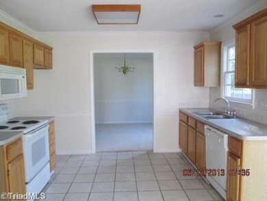 3308 Sumter Dr, High Point, NC 27265 - photo 3