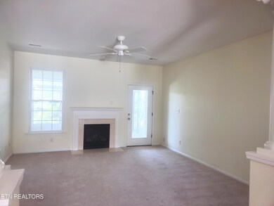709 Mountainoak Ln unit 15B, Powell, TN 37849 - photo 5
