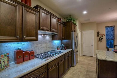 Gas Cooktop & Full Backsplash
