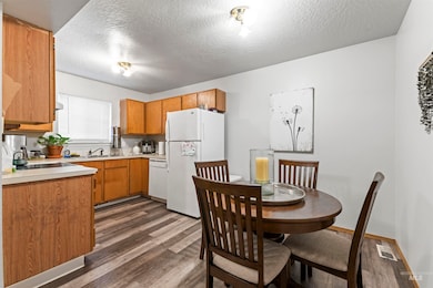 2010 E Linden St, Caldwell, ID 83605 - photo 6