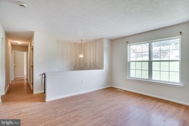 38525 Arlington Dr, Mechanicsville, MD 20659 - photo 5