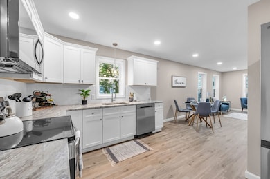 121 Putnam Cir, Springfield, MA 01104 - photo 5