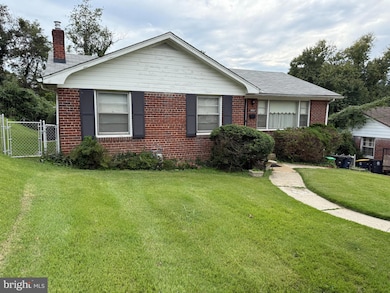 2807 Curtis Dr, Temple Hills, MD 20748 - photo 2