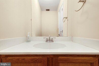 8411 Briar Creek Dr, Annandale, VA 22003 - photo 6