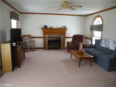 Den/Family/Great Room - large family room with fir