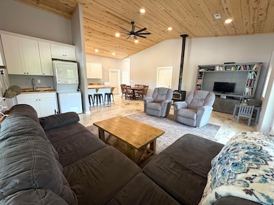 5) 63077-68ca33741222f