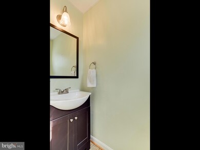 1494 Lowell Ct, Crofton, MD 21114 - photo 3