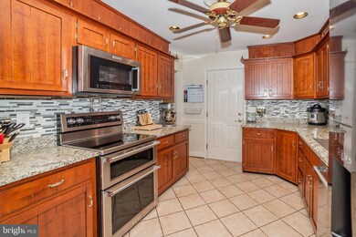 26121 Rudale Dr, Clarksburg, MD 20871 - photo 6