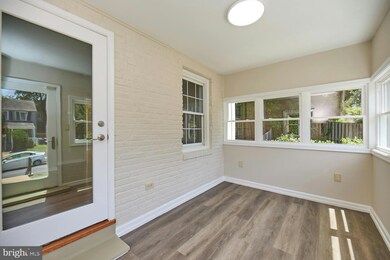 2718 Farnsworth Dr, Alexandria, VA 22303 - photo 6