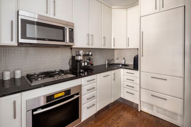 The Monarch unit 10E, New York, NY 10128 - photo 3