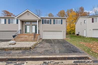 1081 River Ridge Cir unit 43, Grand Blanc, MI 48439 - photo 2