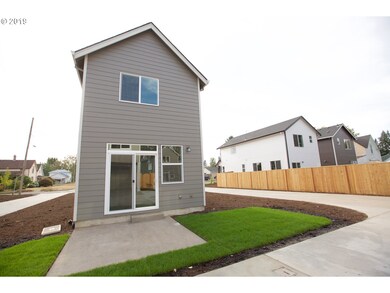 530 S Columbia St, Newberg, OR 97132 - photo 4