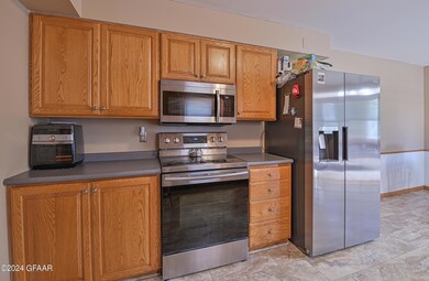 1911 S 19th St, Grand Forks, ND 58201 - photo 5