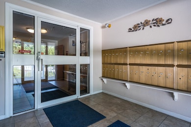 490 River Rd unit 30, Manchester, NH 03104 - photo 6
